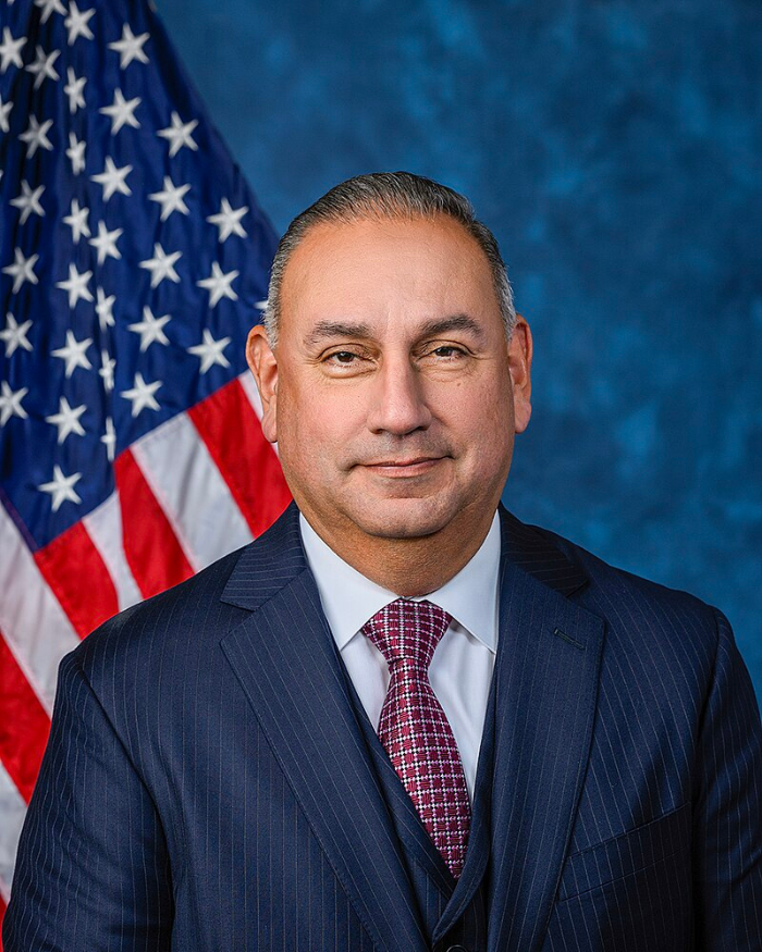 Gil Cisneros