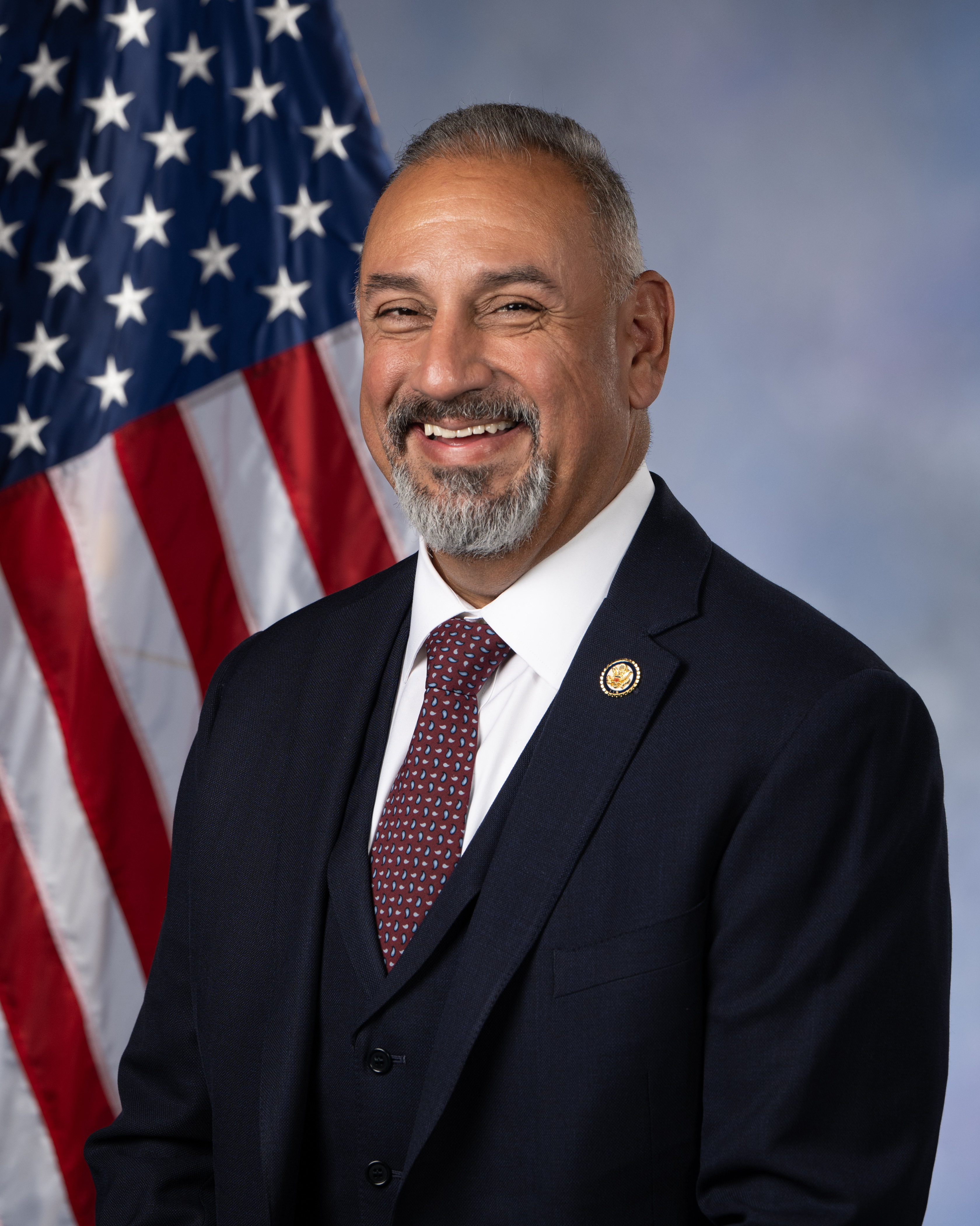 Gil Cisneros